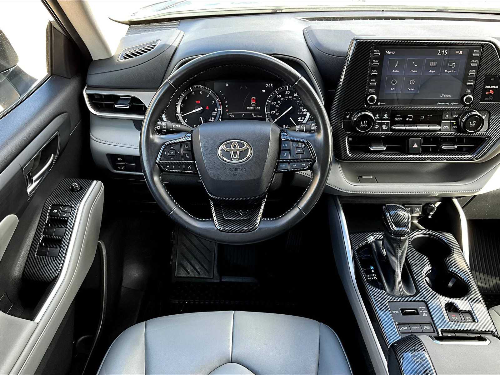 2021 Toyota Highlander XLE photo 18