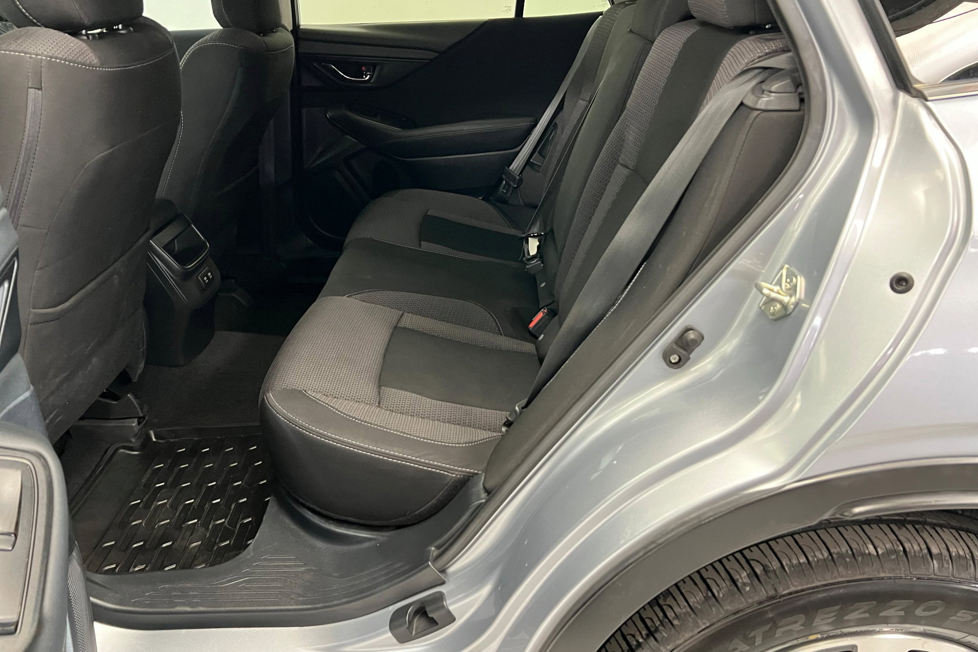 2020 Subaru Outback Premium photo 21