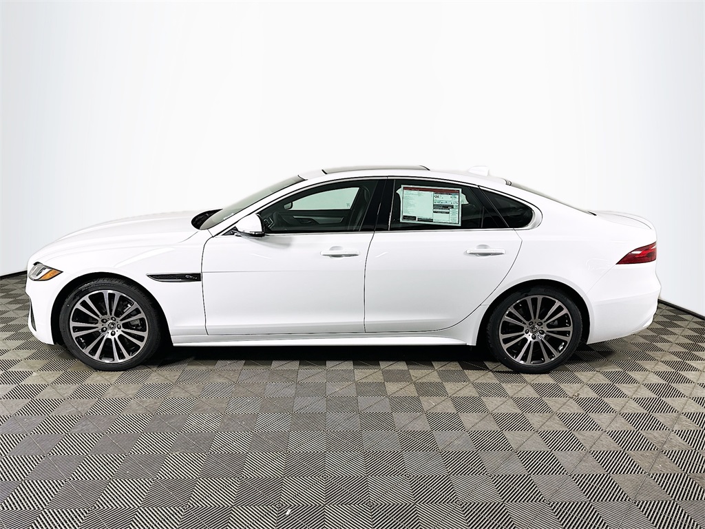 2024 Jaguar XF P300 R-Dynamic SE photo 8