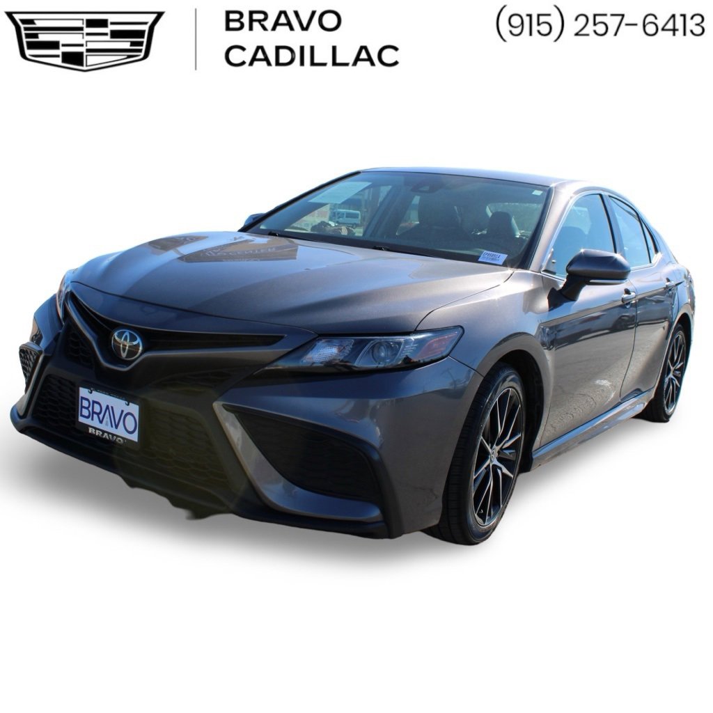 2024 Toyota Camry SE's photo