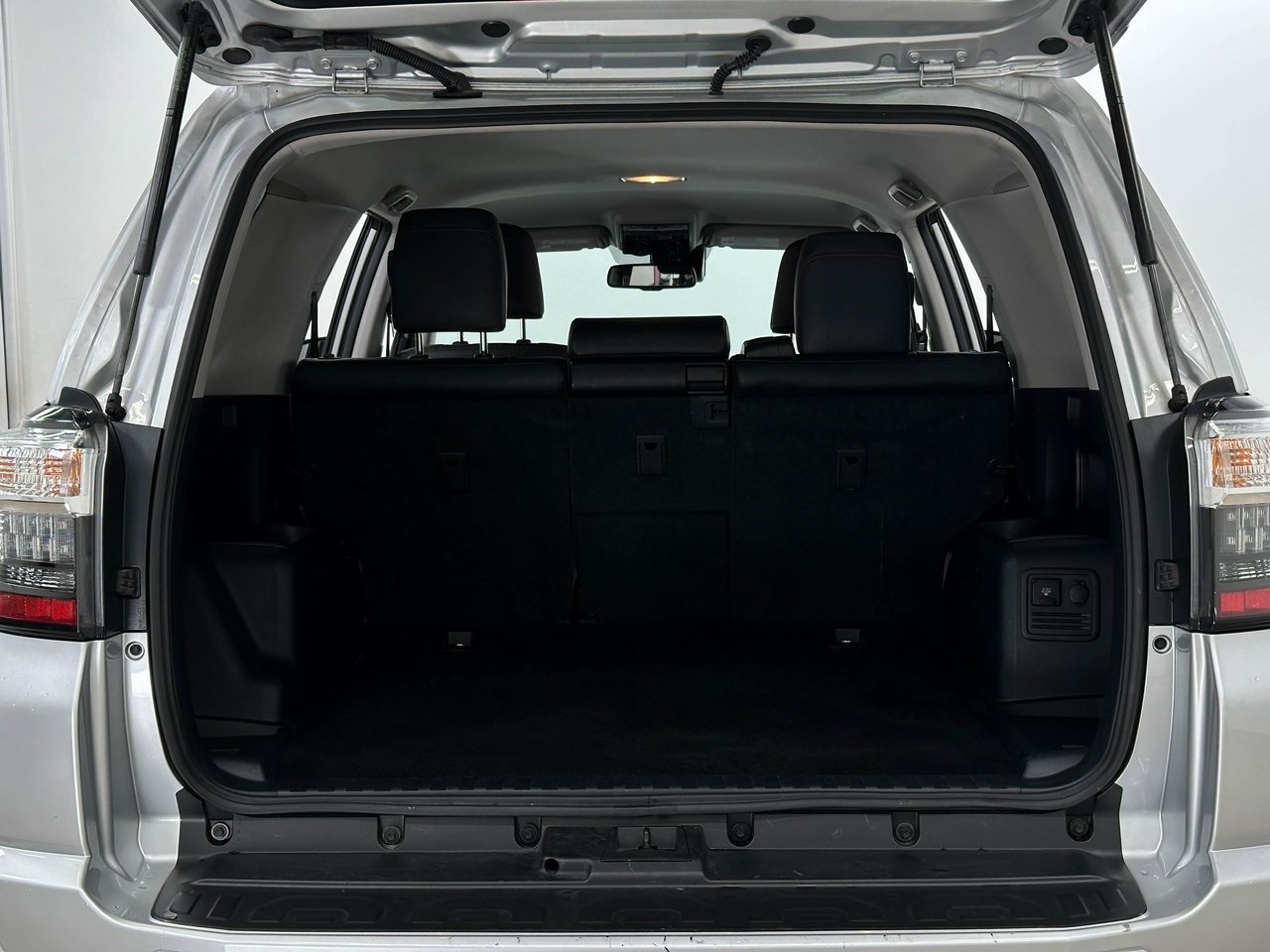 2024 Toyota 4Runner TRD Off-Road Premium photo 3