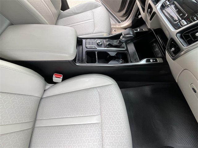 2022 Kia Sorento S photo 33