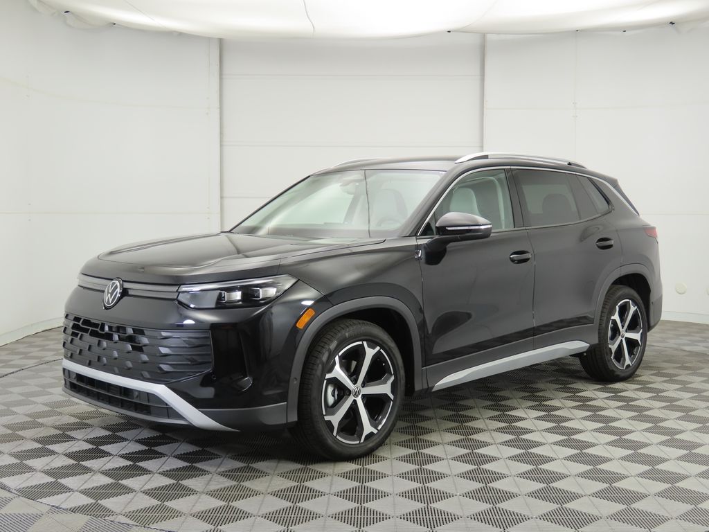 2025 Volkswagen Tiguan SE's photo