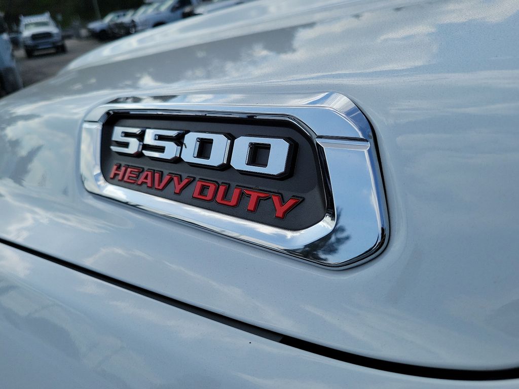 2023 Ram 5500 Tradesman photo 4