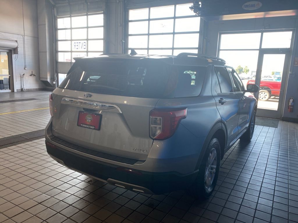 2023 Ford Explorer XLT photo 12