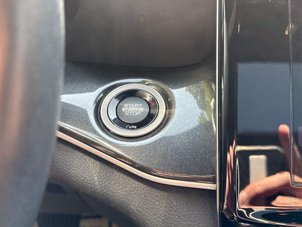2021 Jeep Grand Cherokee Altitude photo 34