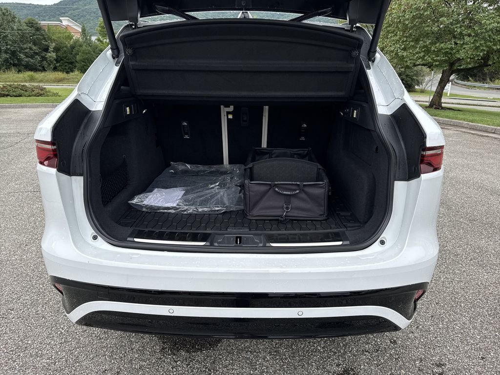 2024 Jaguar F-PACE P250 R-Dynamic S photo 11