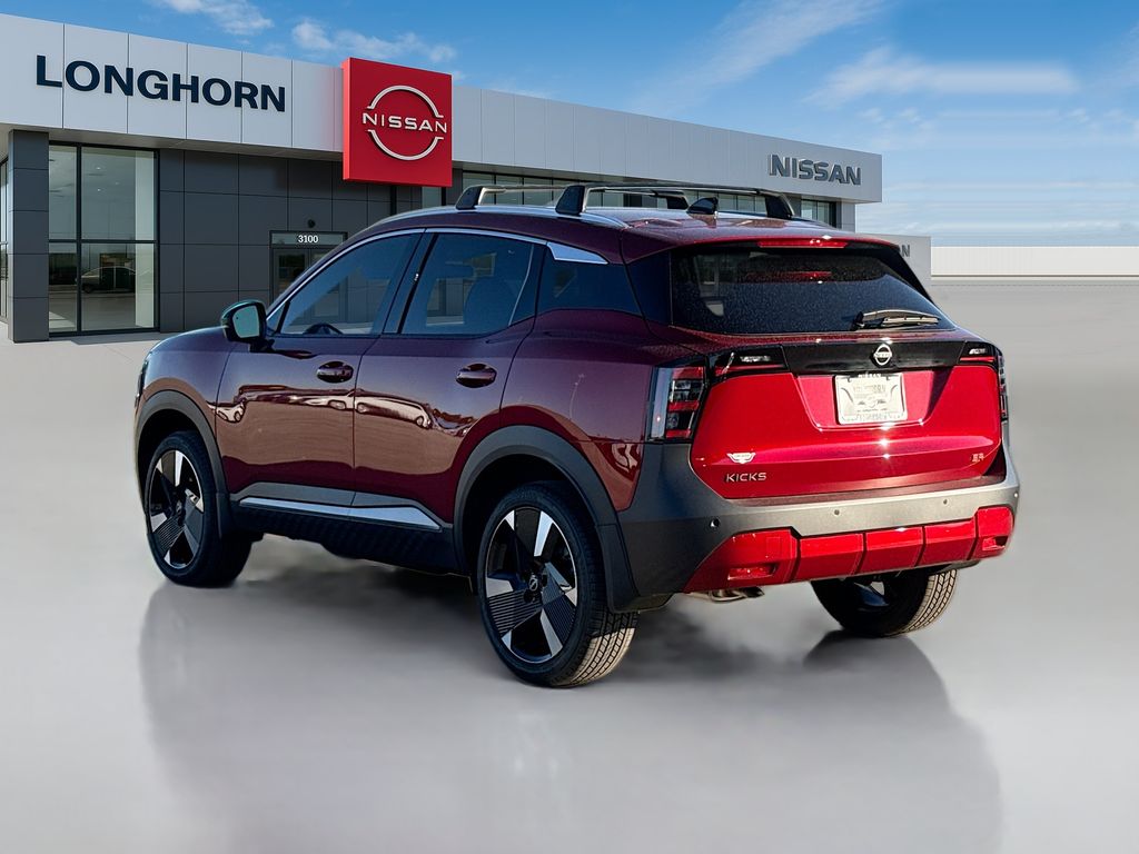 2026 Nissan Kicks SR photo 2