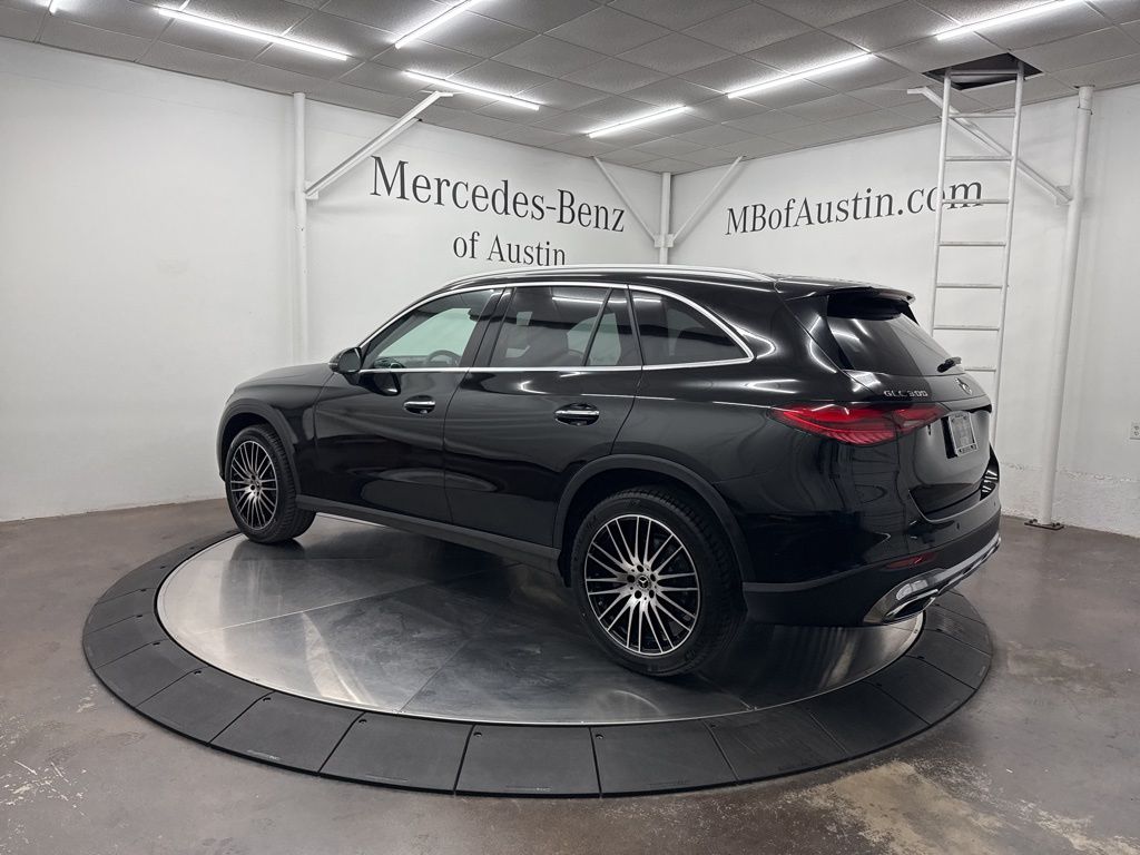 2026 Mercedes Benz GLC 300 photo 3