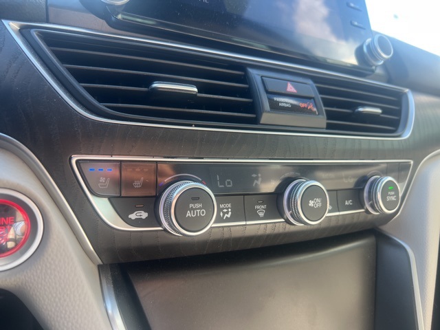2022 Honda Accord Touring 2.0T photo 18