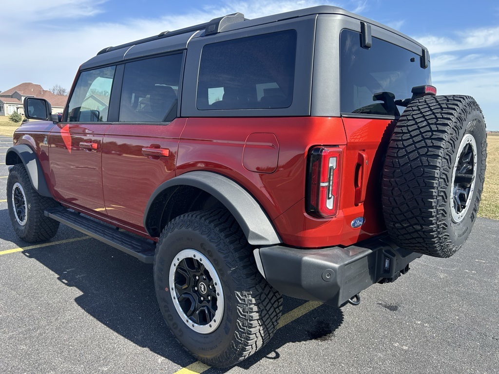 2024 Ford Bronco Outer Banks photo 7
