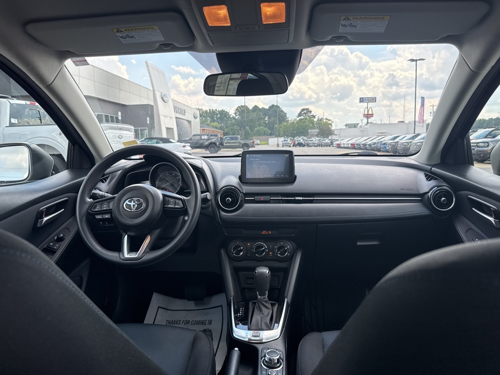 2020 Toyota Yaris LE photo 25
