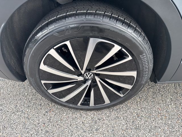 2023 Volkswagen ID.4 Pro Plus photo 11