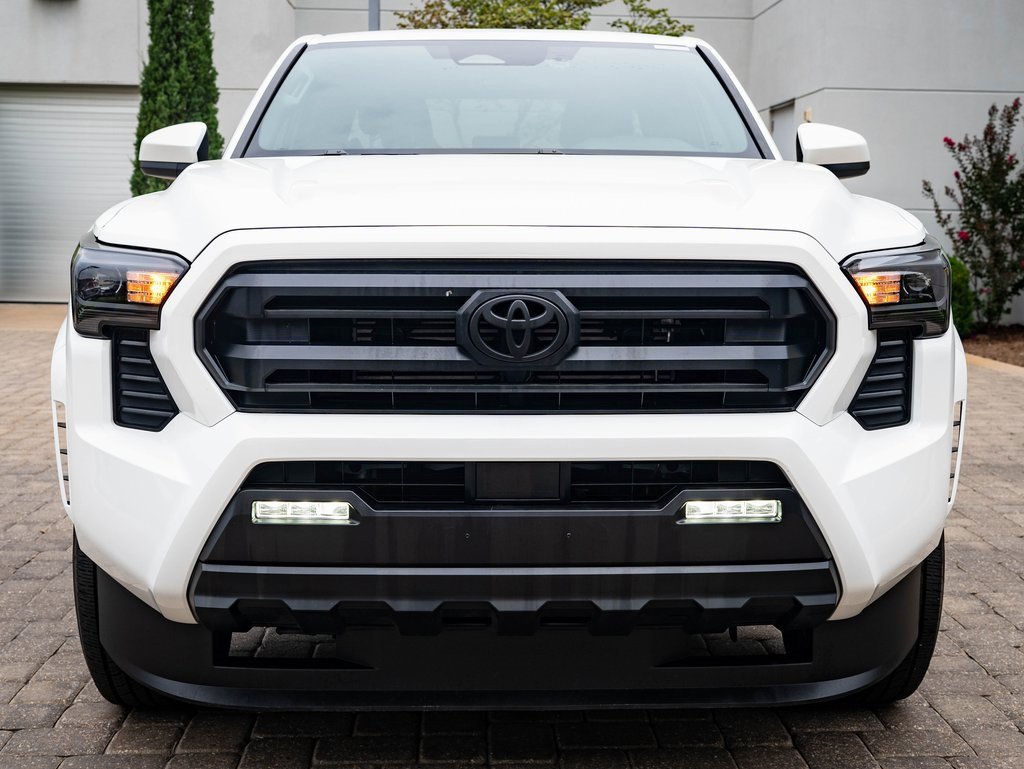 2024 Toyota Tacoma SR5 photo 2