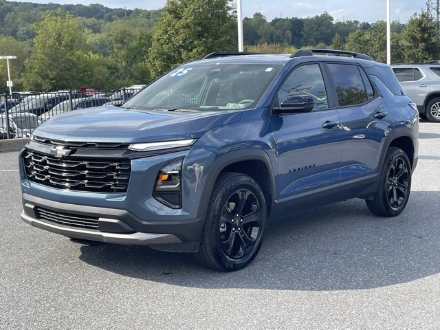 2025 Chevrolet Equinox LT photo 3