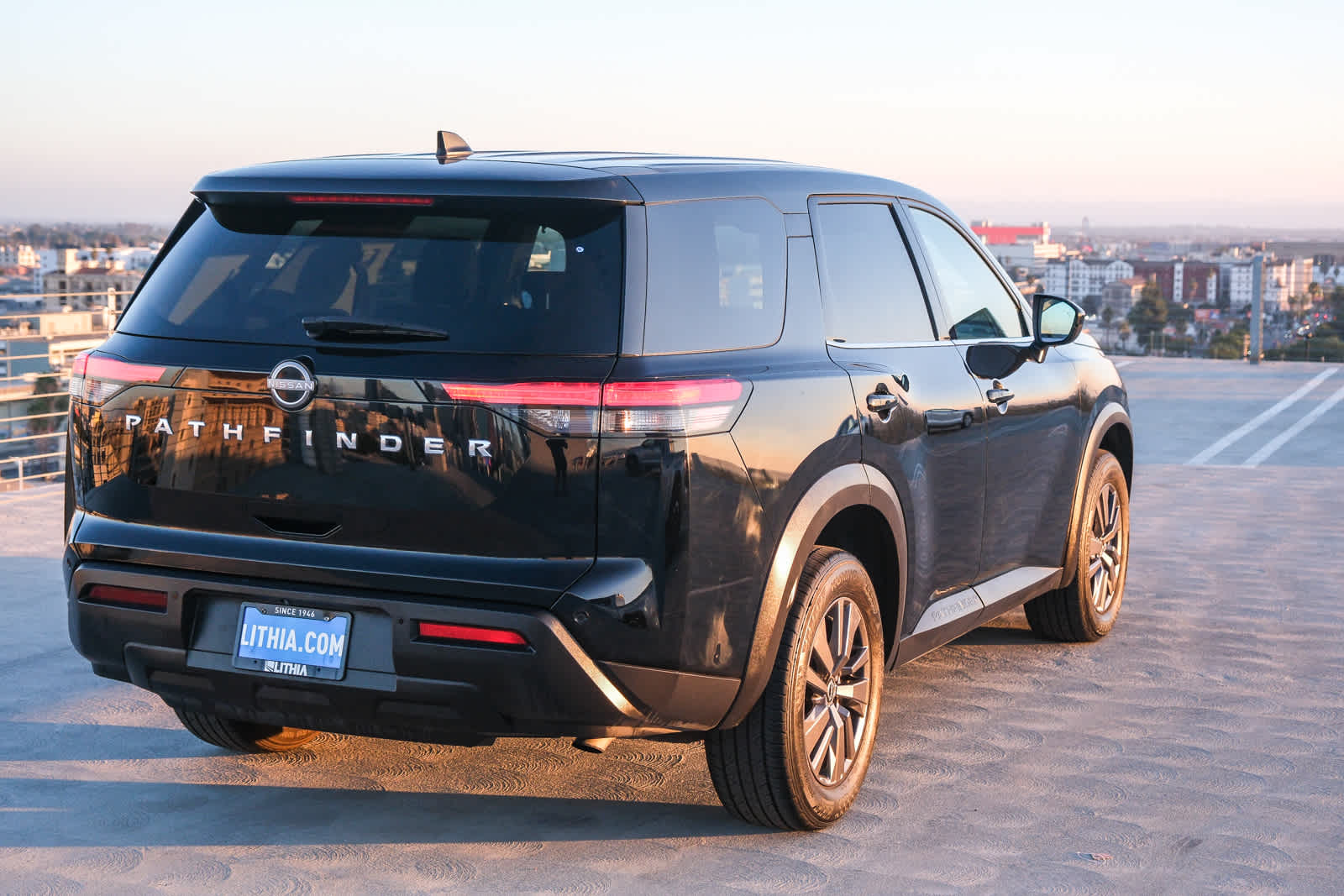 2023 Nissan Pathfinder S photo 4