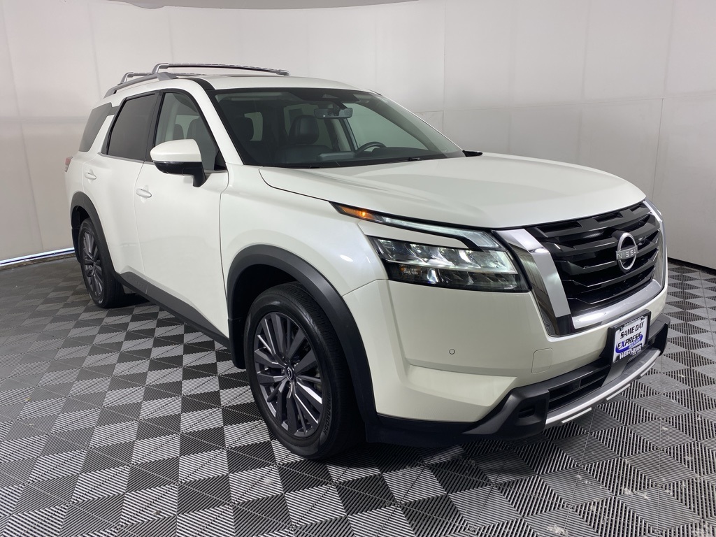 2024 Nissan Pathfinder SL photo 10