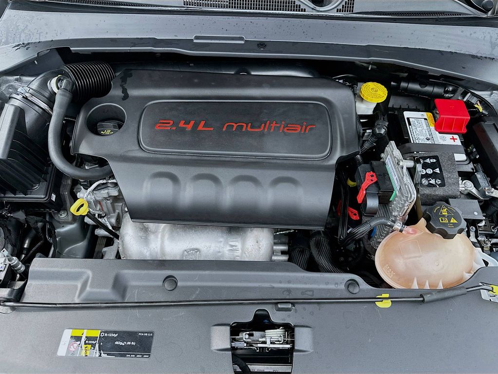 2022 Jeep Compass Latitude Lux photo 14