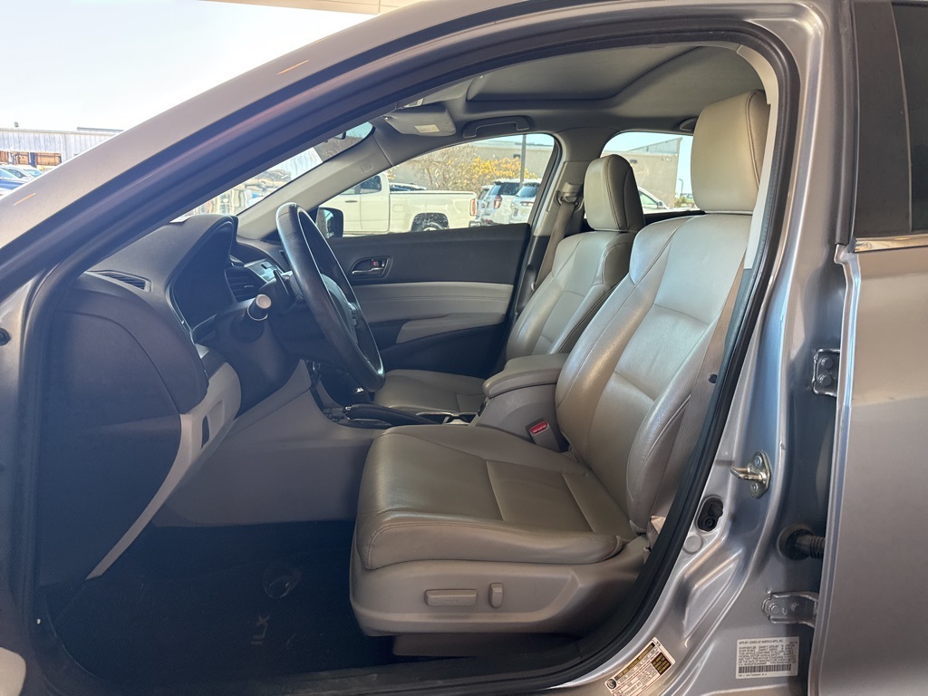 2018 Acura ILX Base Plus photo 4