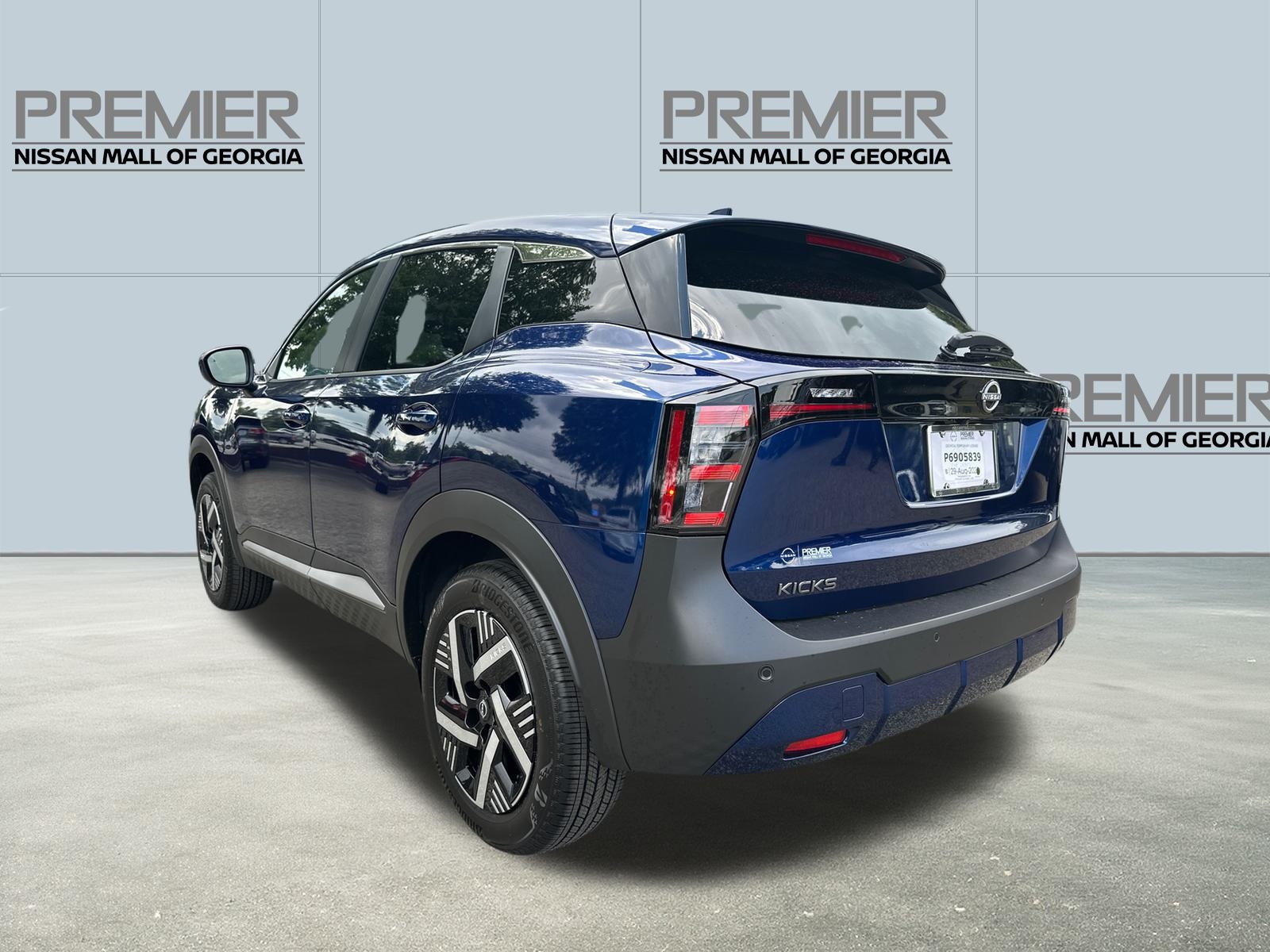 2025 Nissan Kicks SV photo 7