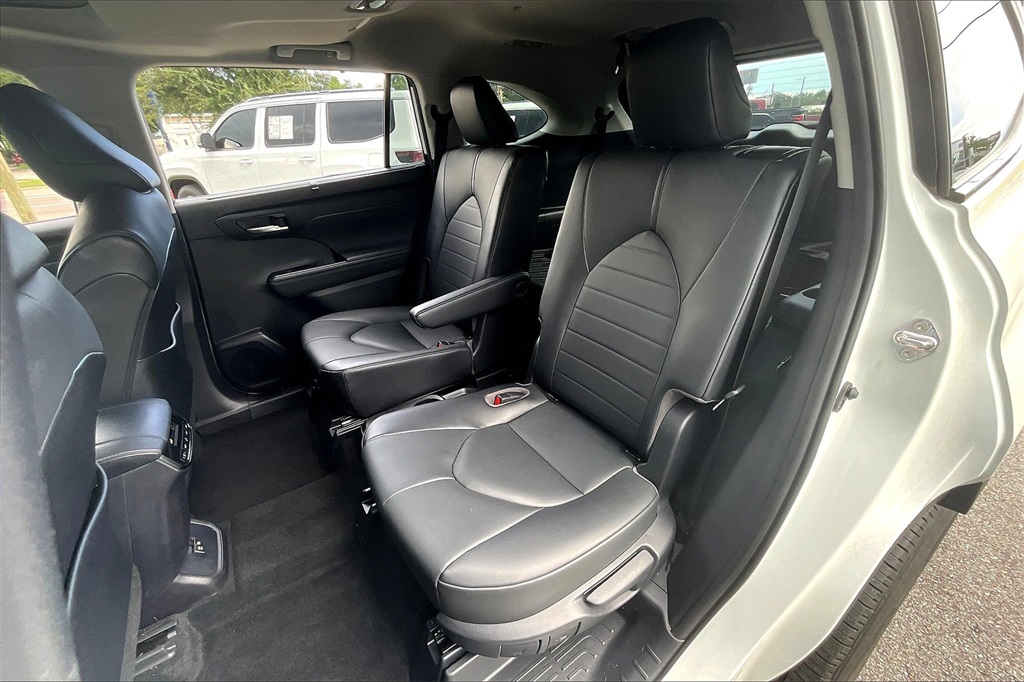 2020 Toyota Highlander XLE photo 20