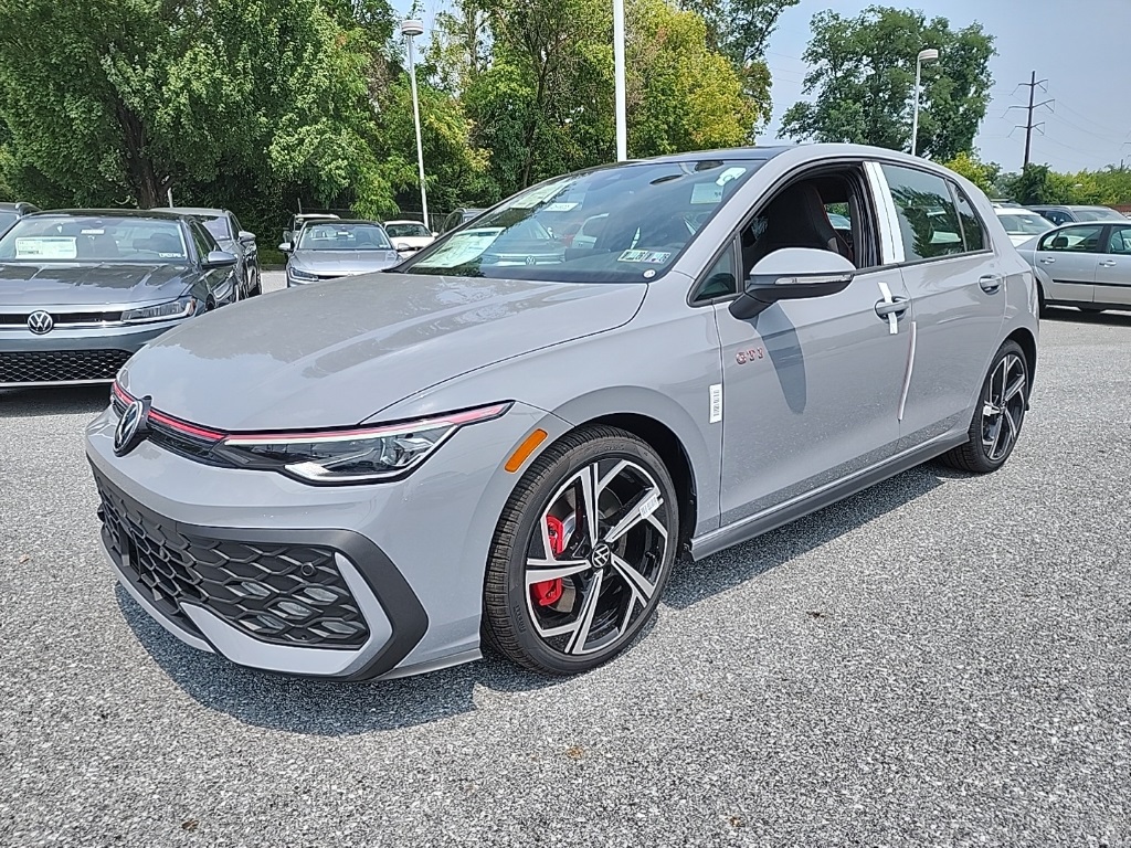 2025 Volkswagen Golf GTI SE's photo