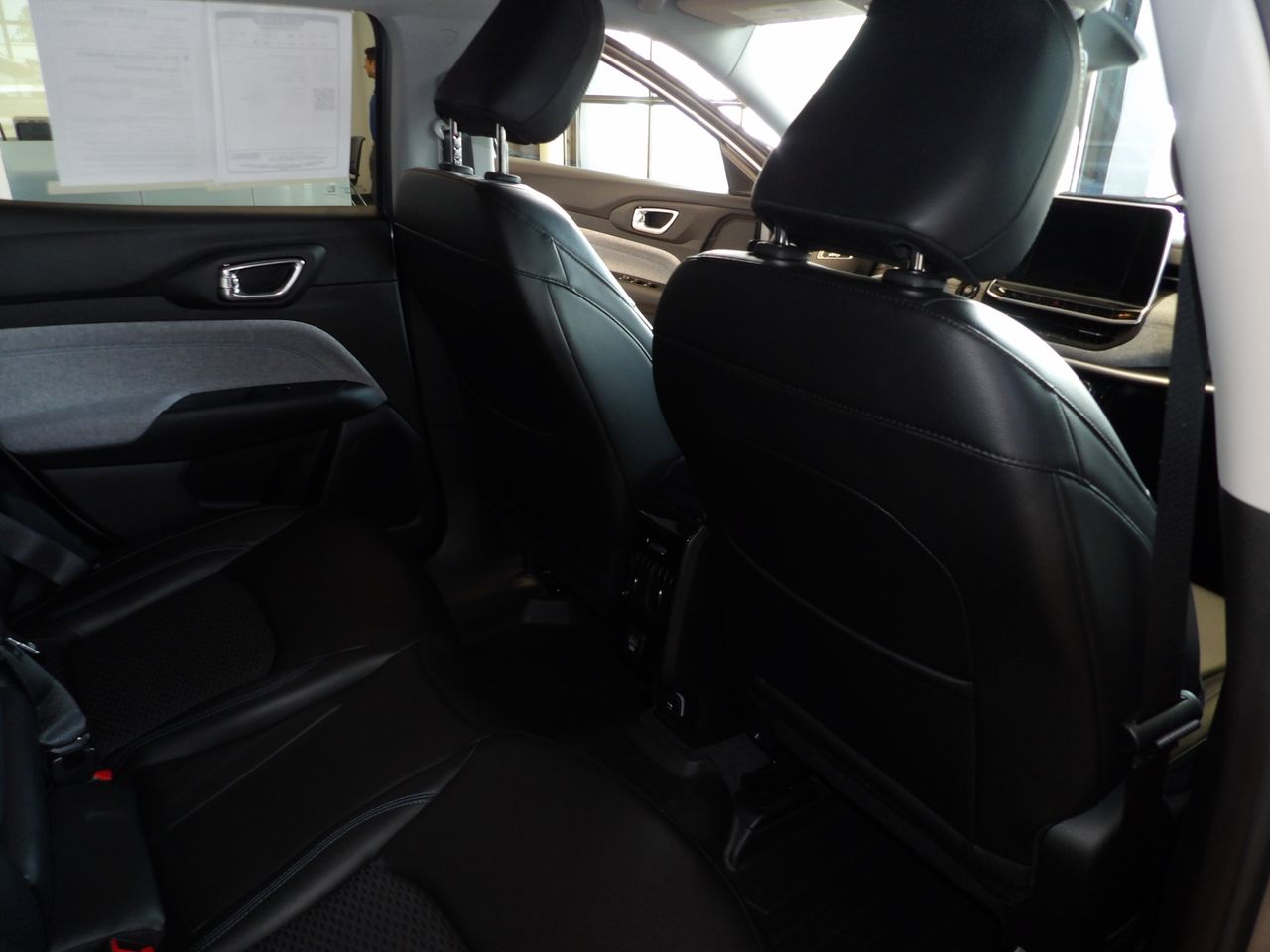 2022 Jeep Compass Latitude photo 16
