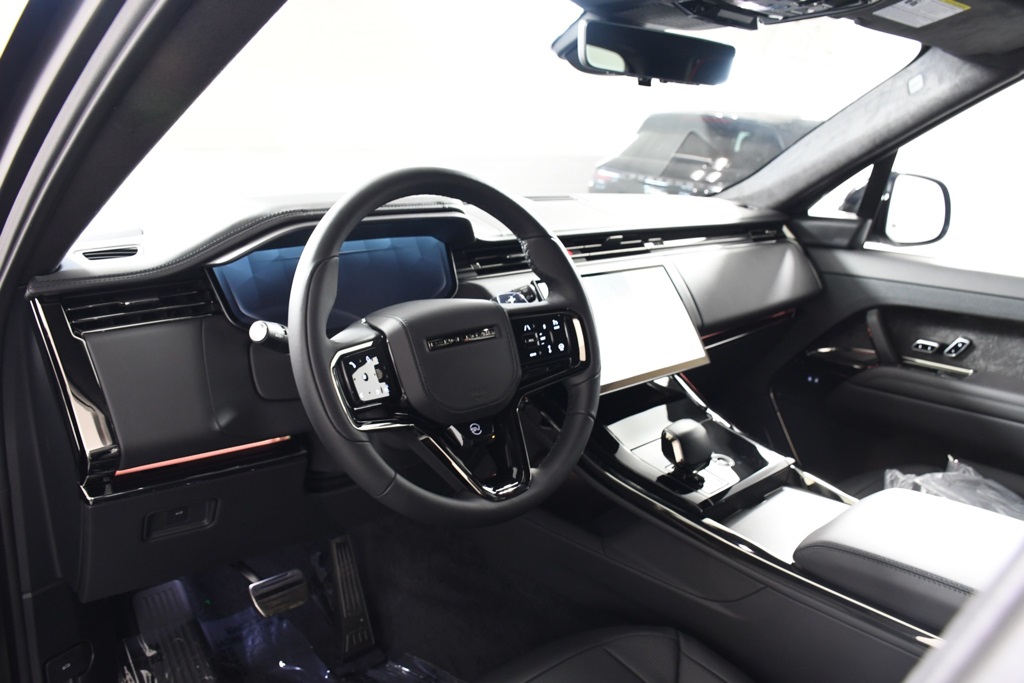 2025 Land Rover Range Rover Sport photo 13