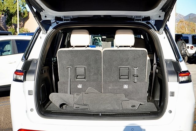 Used 2023 White Jeep Limited image 13