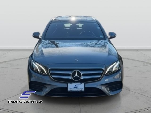 2019 Mercedes Benz E 300 4MATIC photo 4