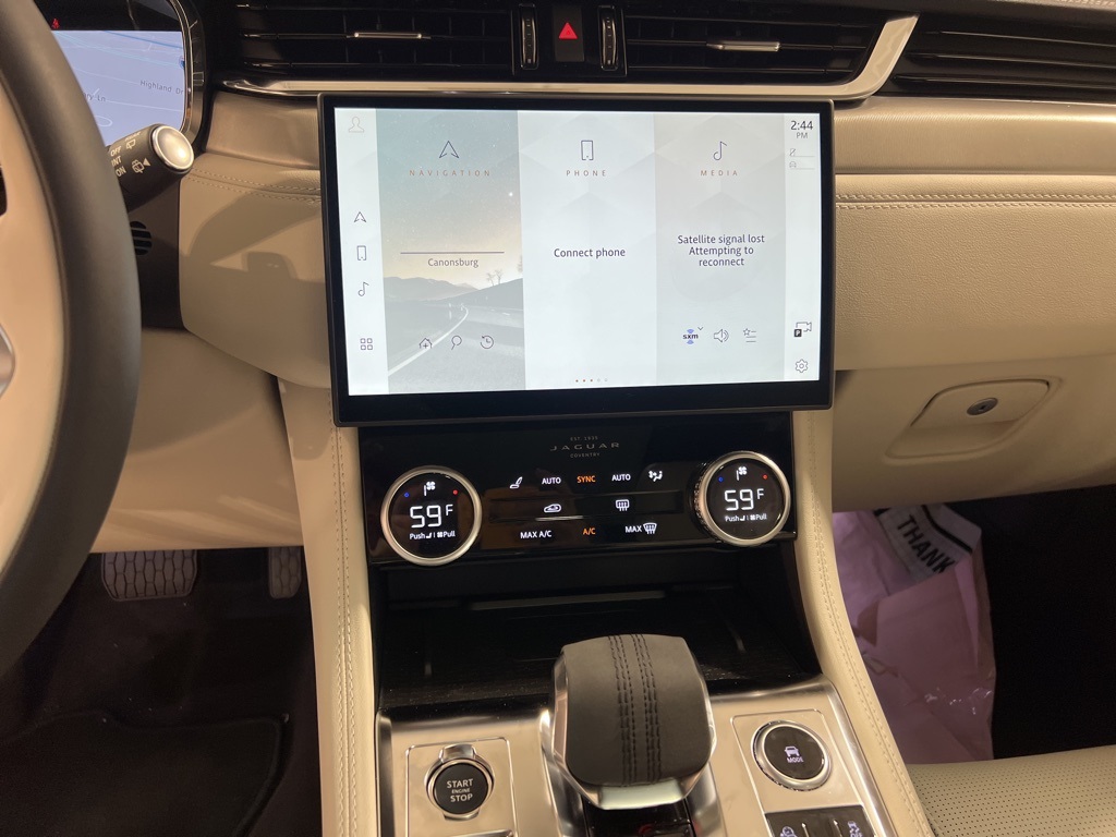 2025 Jaguar F-PACE P250 R-Dynamic S photo 14
