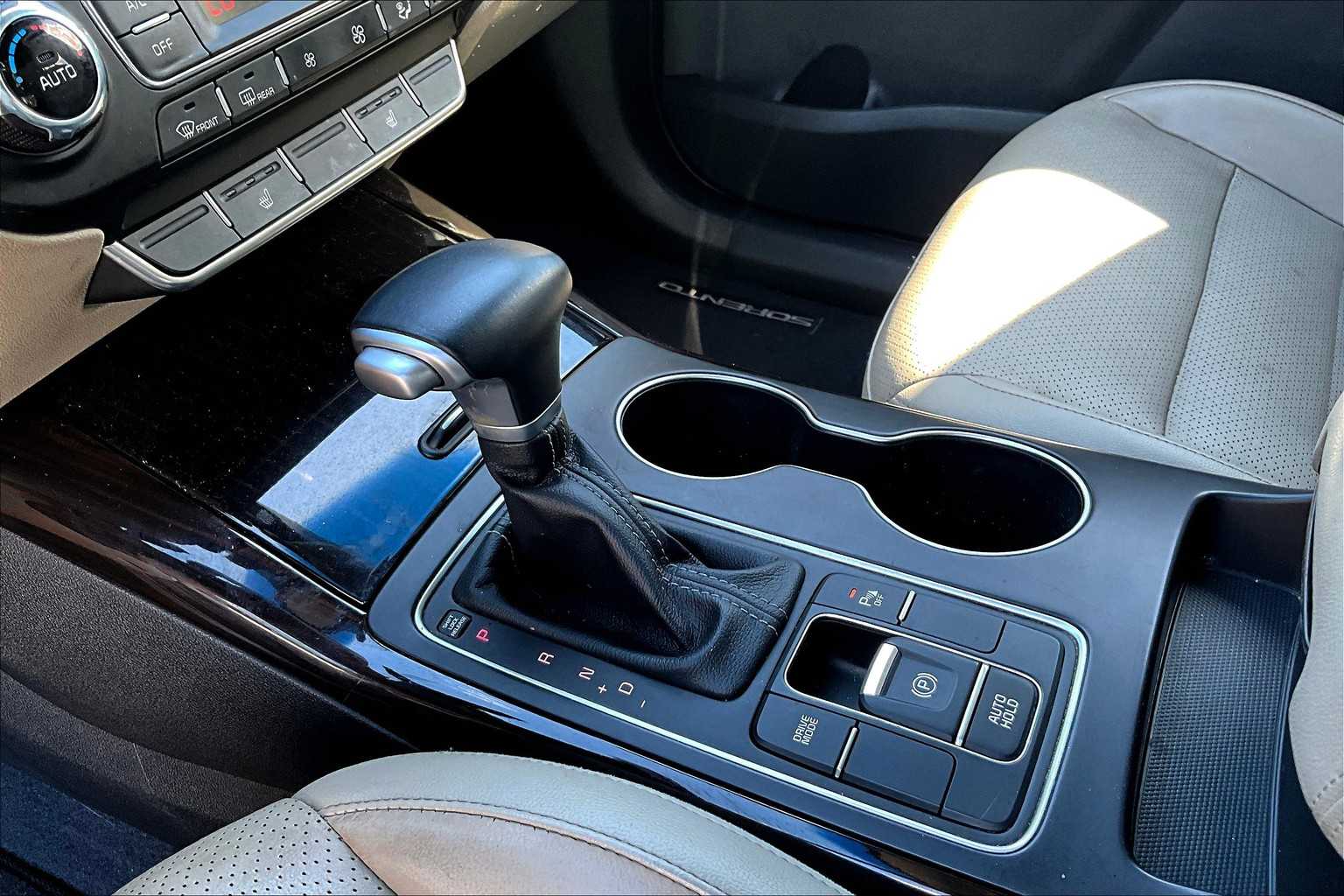 2020 Kia Sorento EX V6 photo 16