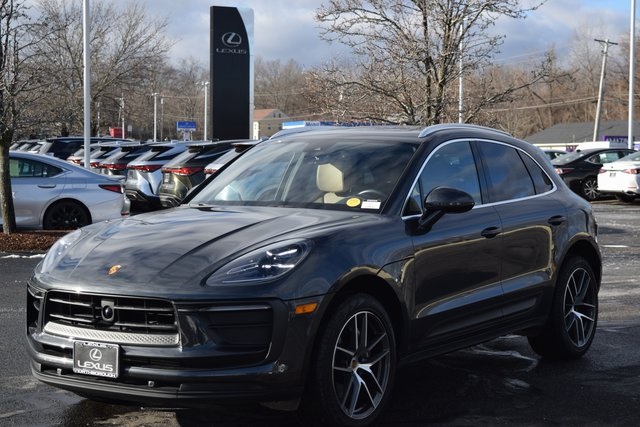 2023 Porsche Macan Base's photo