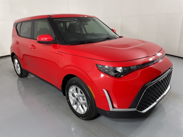 2025 Kia Soul LX photo 2