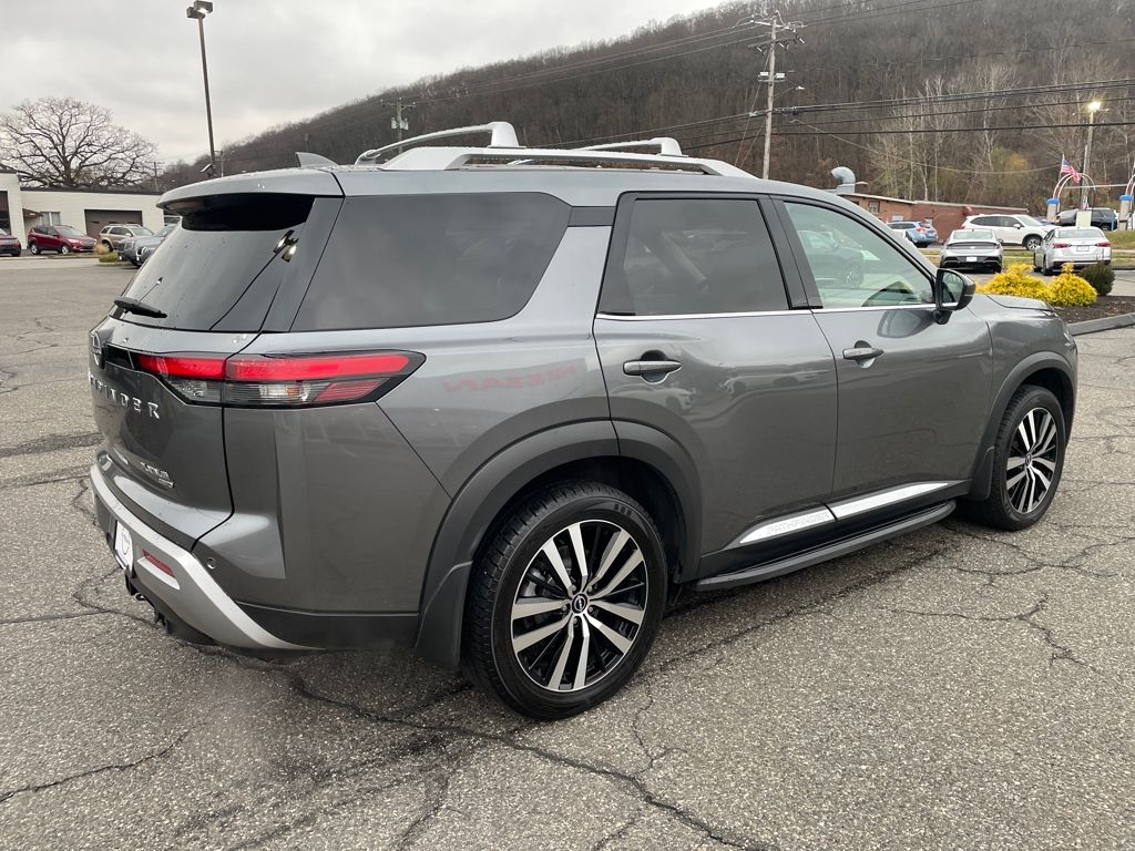 2024 Nissan Pathfinder Platinum photo 4