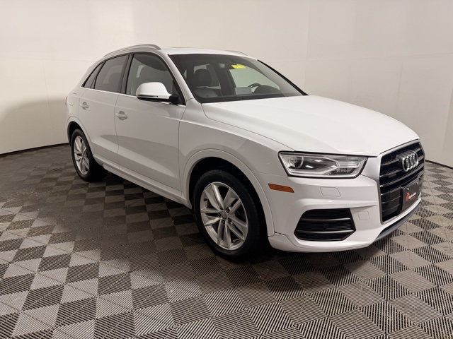 2017 Audi Q3 Premium Plus's photo