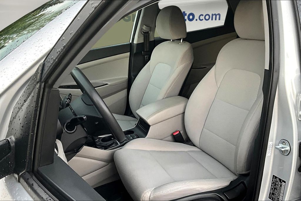 2019 Hyundai Tucson SE photo 17