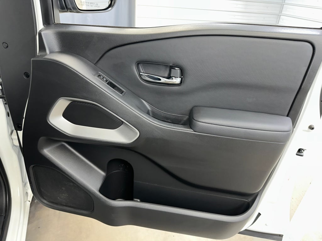 2022 Nissan Frontier SV photo 14