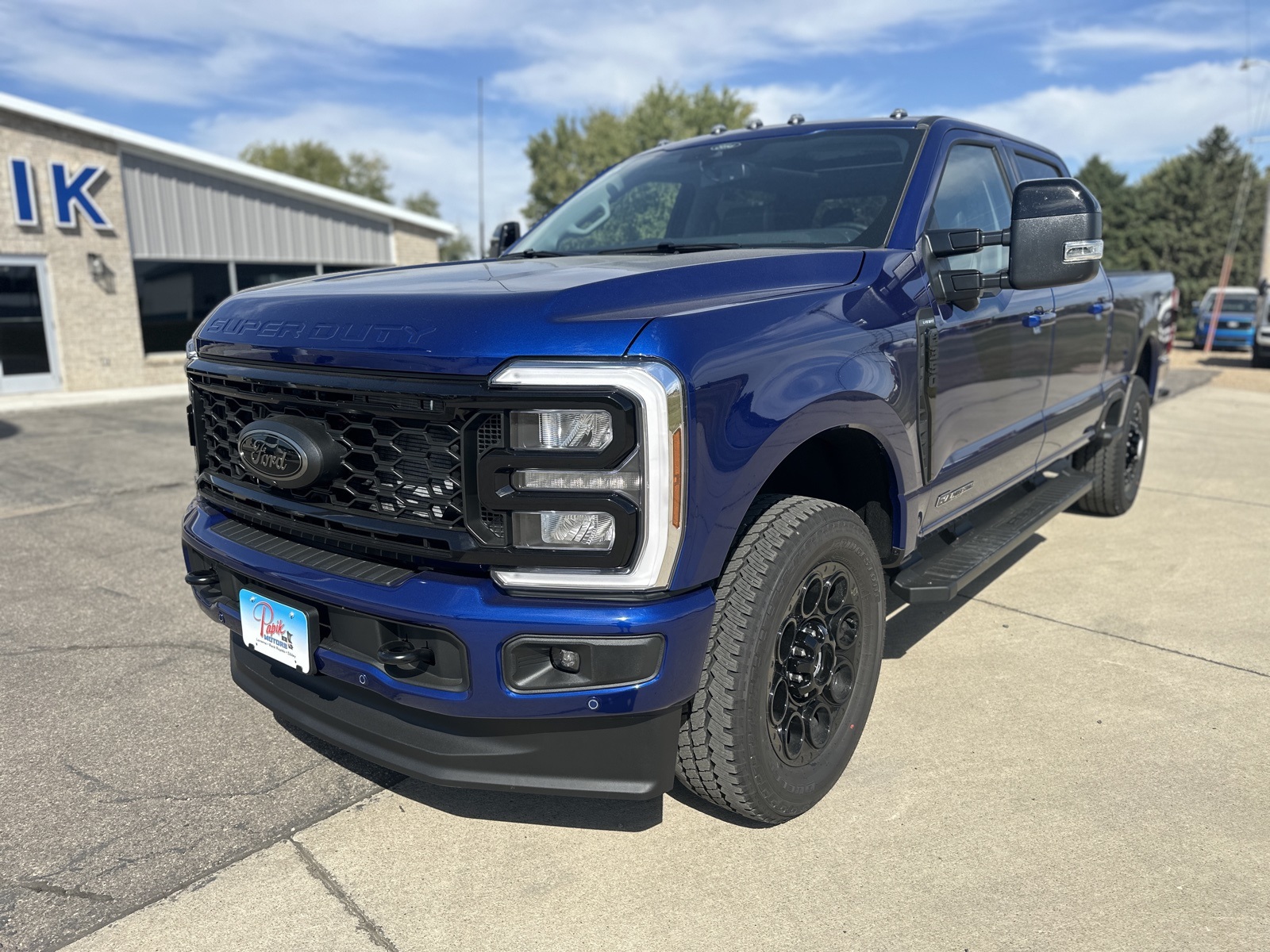 2026 Ford F-350 Lariat photo 2