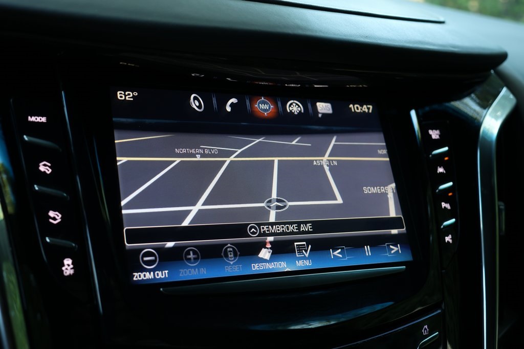 2017 Cadillac Escalade ESV Platinum photo 10