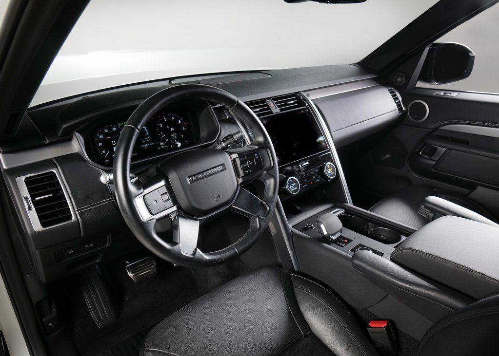 2021 Land Rover Discovery S photo 20