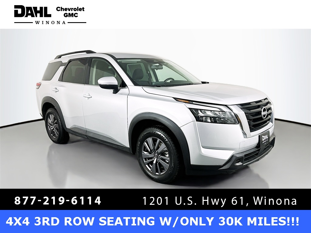 2023 Nissan Pathfinder SV's photo