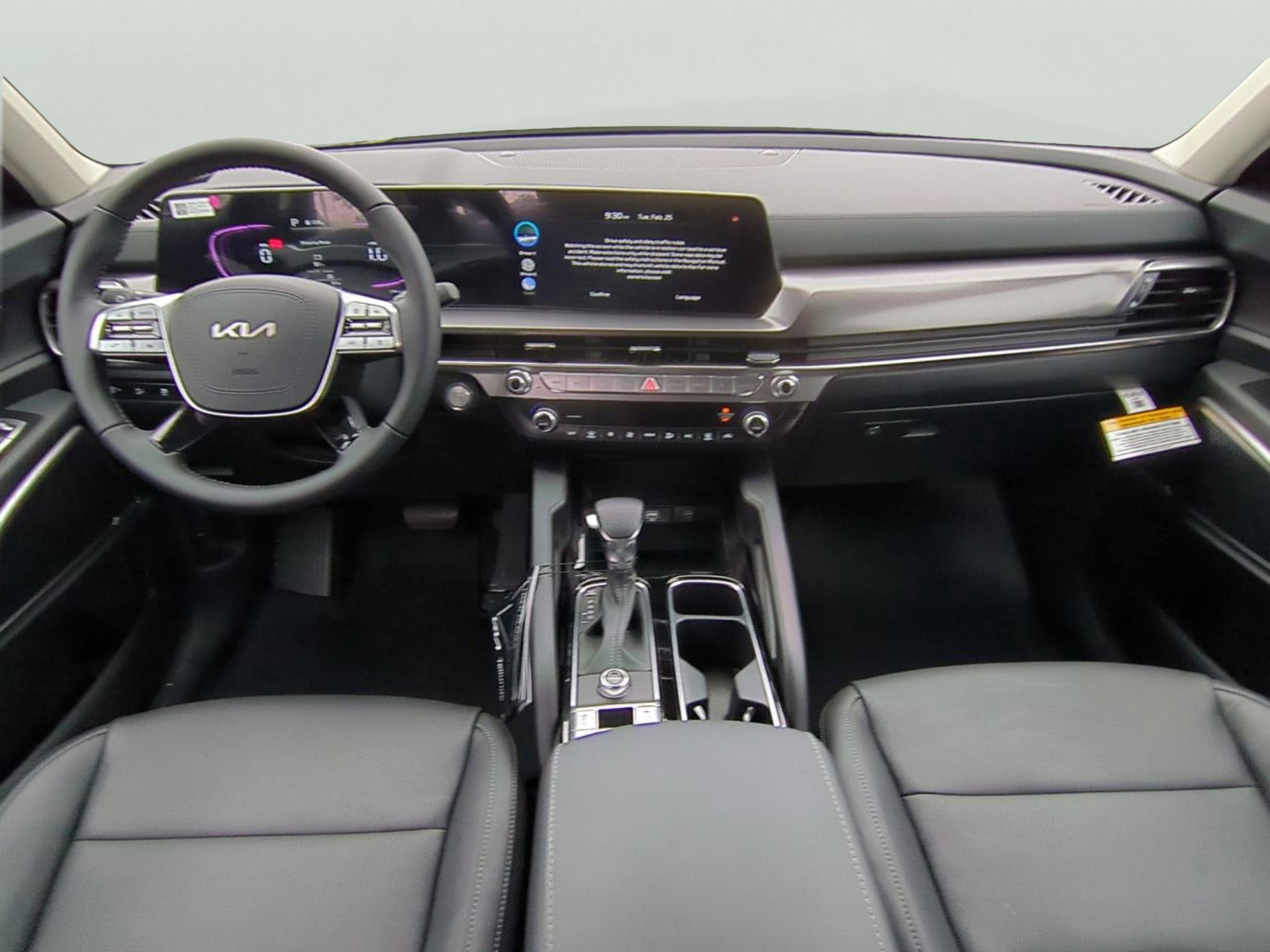 2025 Kia Telluride LX photo 14