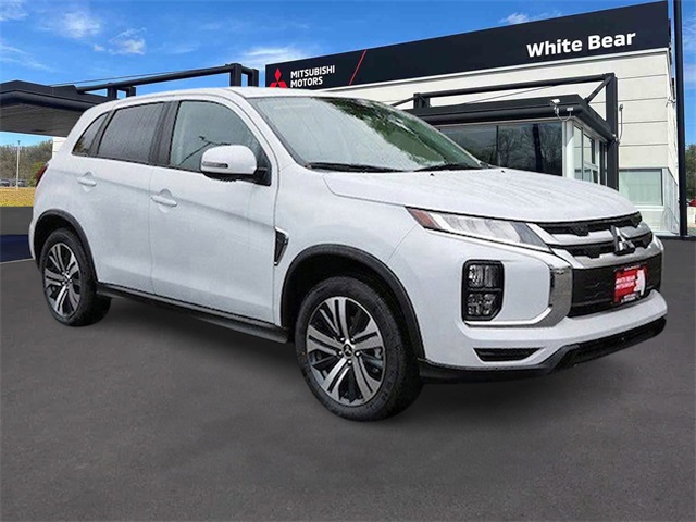 2025 Mitsubishi Outlander Sport SE's photo