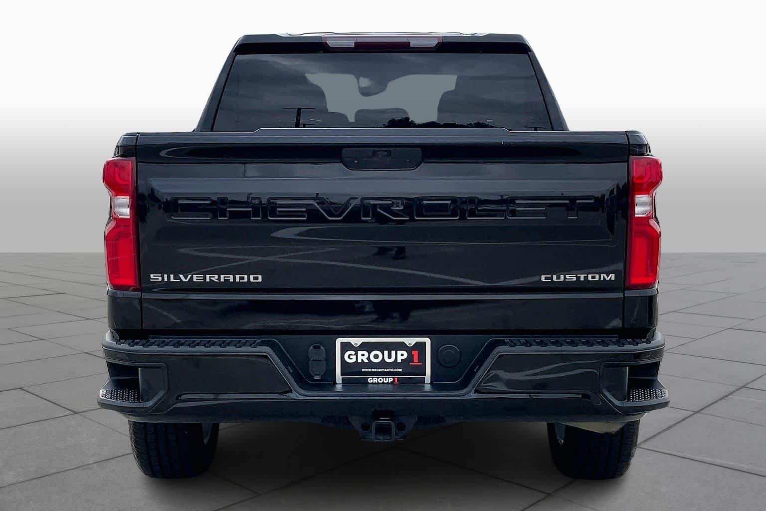 2021 Chevrolet Silverado 1500 Custom photo 3