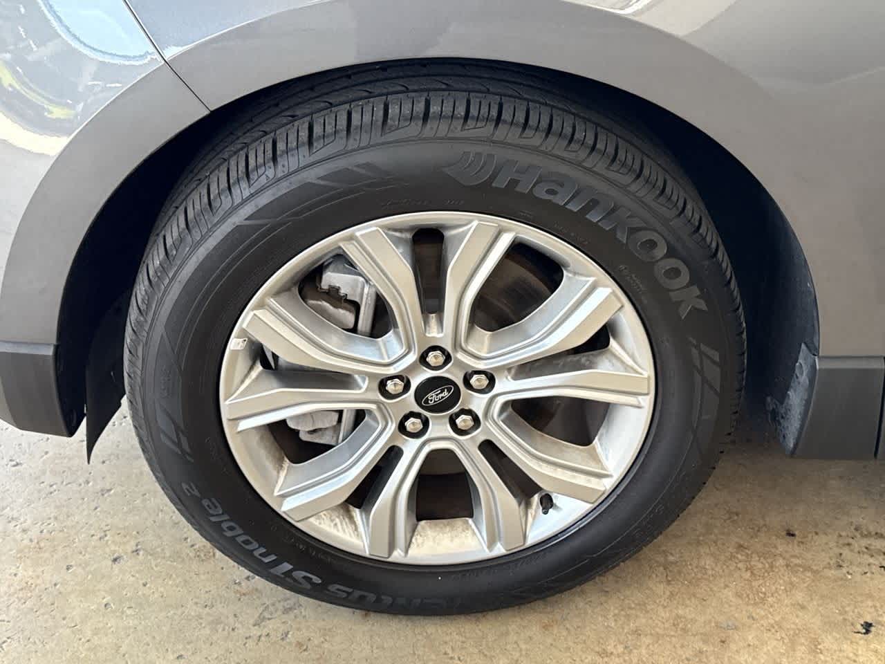 2024 Ford Edge Titanium photo 11