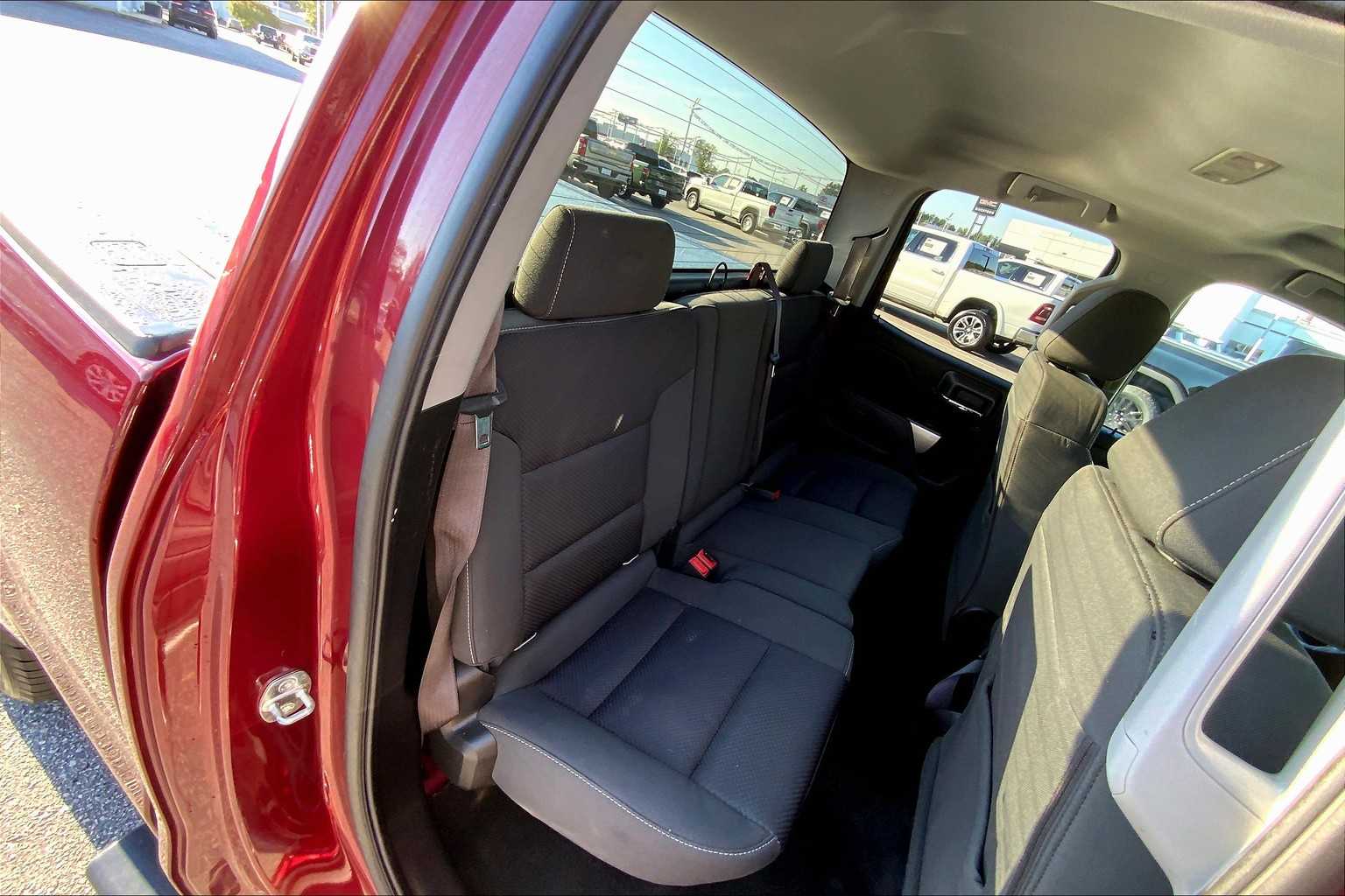 2017 Chevrolet Silverado 1500 LT photo 18