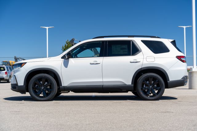 2025 Honda Pilot Black Edition photo 4