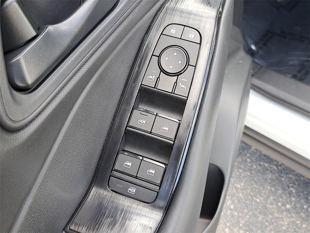 2025 Nissan Rogue S photo 20