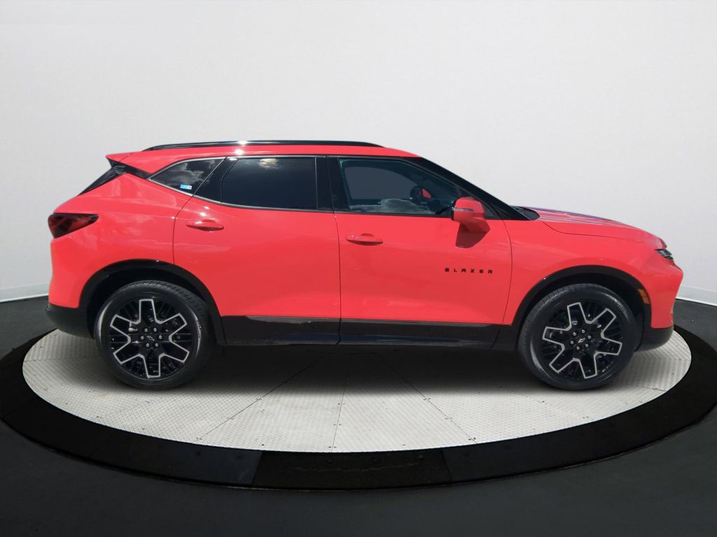 2023 Chevrolet Blazer RS photo 3